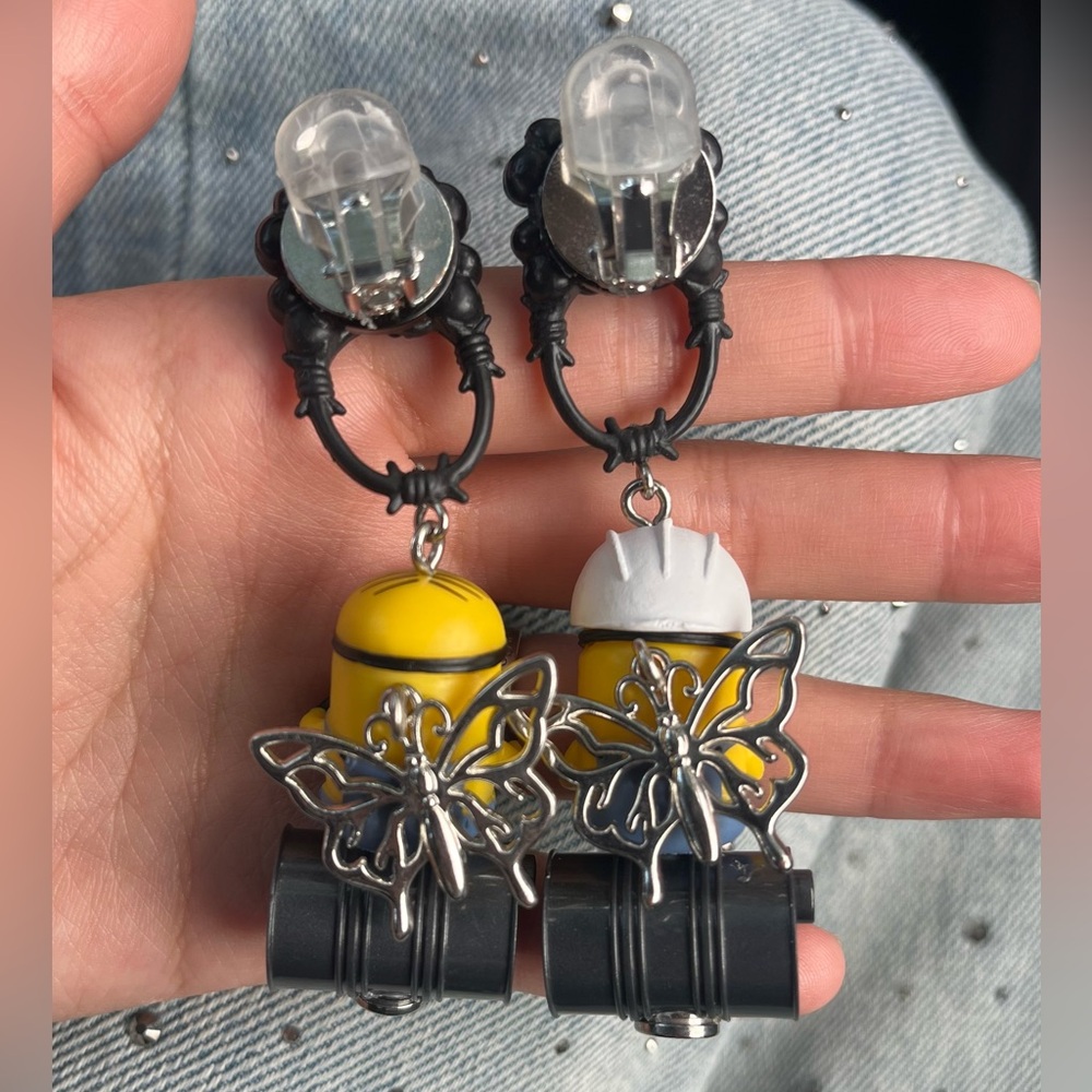 Handmade Minions earrings - Picture 2 of 2